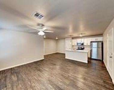 4916 Avion Court - Photo Thumbnail 6