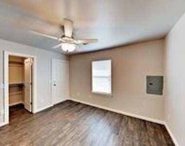 4916 Avion Court - Photo Thumbnail 9