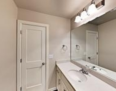 4916 Avion Court - Photo Thumbnail 13