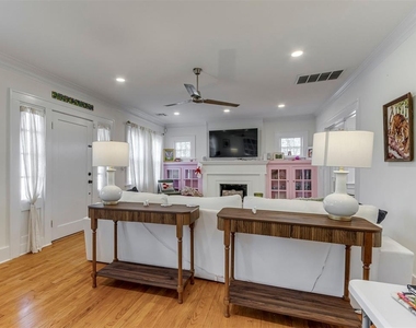 1025 Nw 34th Street - Photo Thumbnail 8