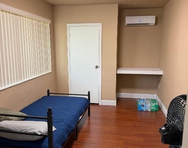 8310 Nw 25th Street - Photo Thumbnail 2