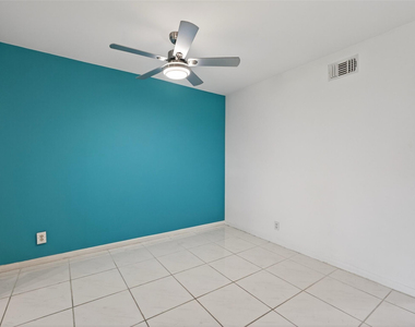 8400 W Sample Road - Photo Thumbnail 7