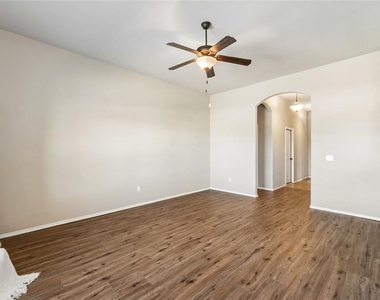18220 Scarborough Drive - Photo Thumbnail 4