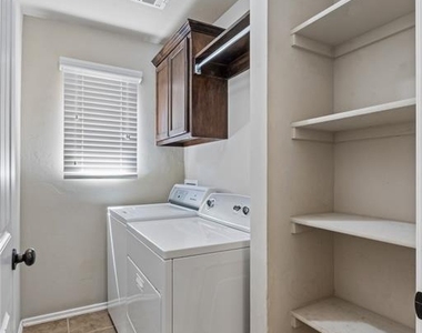18220 Scarborough Drive - Photo Thumbnail 28