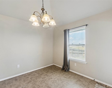 18220 Scarborough Drive - Photo Thumbnail 12