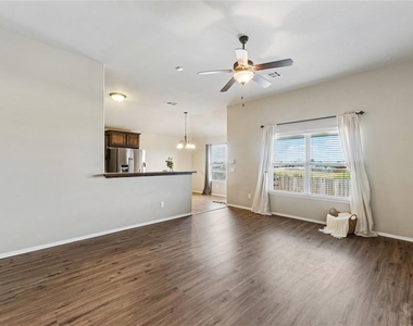 18220 Scarborough Drive - Photo Thumbnail 2