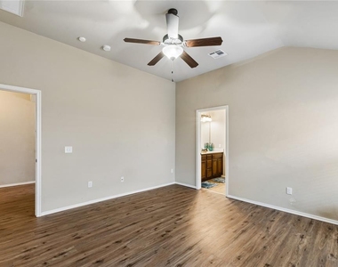 18220 Scarborough Drive - Photo Thumbnail 16