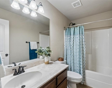 18220 Scarborough Drive - Photo Thumbnail 25