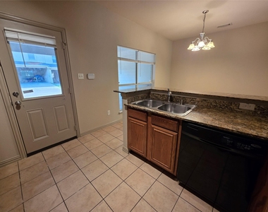 2384 Calendar Court - Photo Thumbnail 9