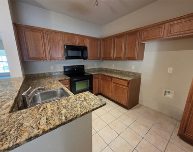 2384 Calendar Court - Photo Thumbnail 7