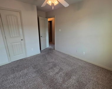 2384 Calendar Court - Photo Thumbnail 16