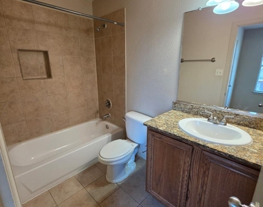 2384 Calendar Court - Photo Thumbnail 12