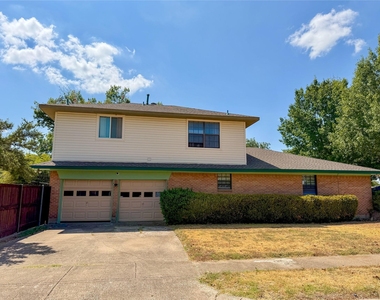 1302 Patricia Lane - Photo Thumbnail 23