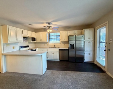 1302 Patricia Lane - Photo Thumbnail 19