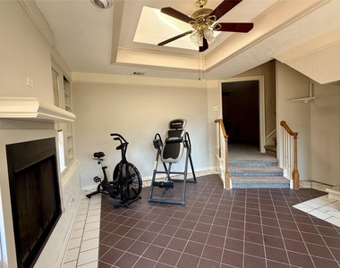 1302 Patricia Lane - Photo Thumbnail 14