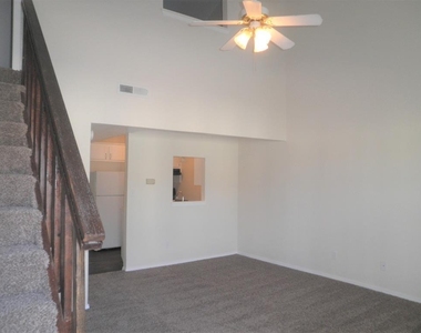 1901 E Lindsey Street - Photo Thumbnail 5