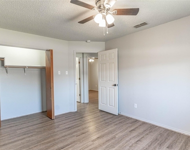 4031 Country Meadows Circle - Photo Thumbnail 24