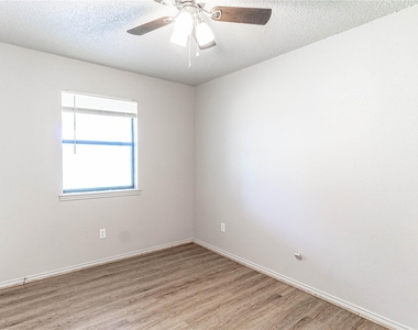 4031 Country Meadows Circle - Photo Thumbnail 28