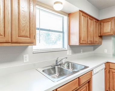 4031 Country Meadows Circle - Photo Thumbnail 15