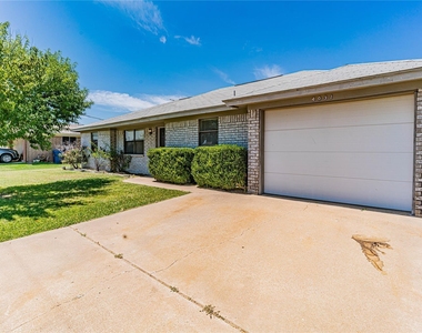 4031 Country Meadows Circle - Photo Thumbnail 2