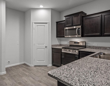 5500 Gold Pond Drive - Photo Thumbnail 3
