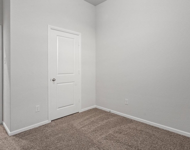 5500 Gold Pond Drive - Photo Thumbnail 28