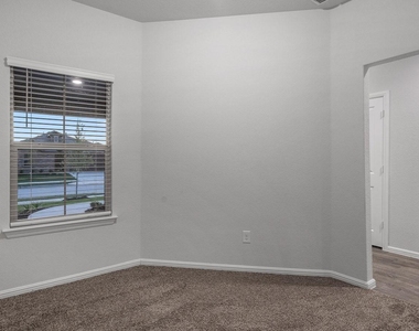 5500 Gold Pond Drive - Photo Thumbnail 25