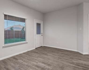 5500 Gold Pond Drive - Photo Thumbnail 10