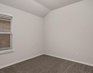 5500 Gold Pond Drive - Photo Thumbnail 29