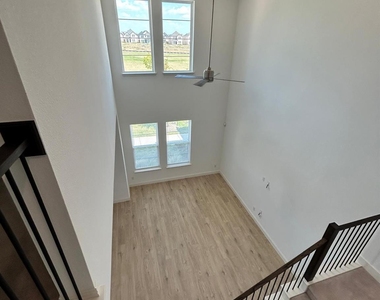 15713 Palmwood Road - Photo Thumbnail 27