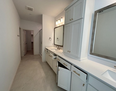 15713 Palmwood Road - Photo Thumbnail 24