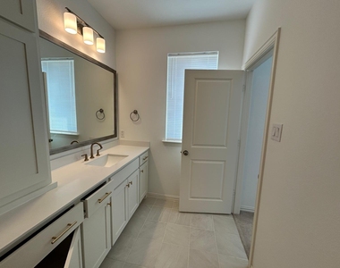 15713 Palmwood Road - Photo Thumbnail 23