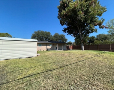 3602 Palm Drive - Photo Thumbnail 12