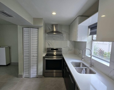 7924 Sw 8th Street - Photo Thumbnail 8