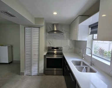 7924 Sw 8th Street - Photo Thumbnail 9