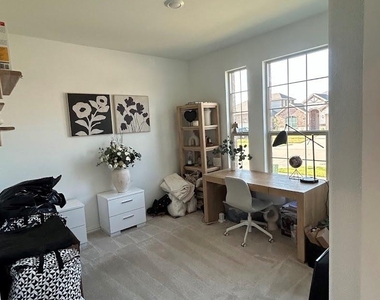 720 Penvenen Place - Photo Thumbnail 13