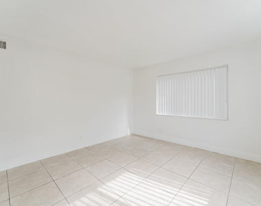 1220 Nw 16th Avenue - Photo Thumbnail 7