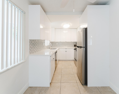 1220 Nw 16th Avenue - Photo Thumbnail 4