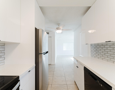 1220 Nw 16th Avenue - Photo Thumbnail 3