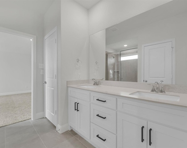 2901 Cantoni Creek - Photo Thumbnail 30