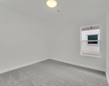 2901 Cantoni Creek - Photo Thumbnail 23