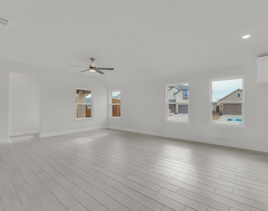 2901 Cantoni Creek - Photo Thumbnail 15