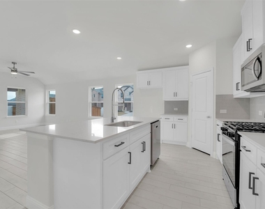 2901 Cantoni Creek - Photo Thumbnail 9
