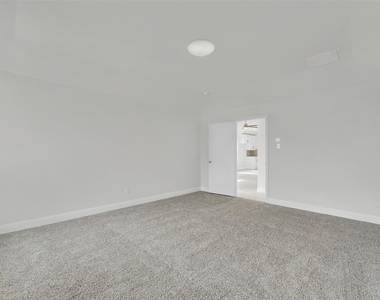 2901 Cantoni Creek - Photo Thumbnail 29