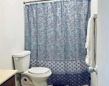 206 Taylor - Photo Thumbnail 3