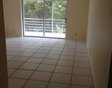 4100 N 58th Avenue - Photo Thumbnail 6