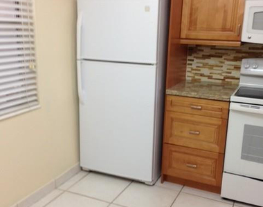 4100 N 58th Avenue - Photo Thumbnail 2