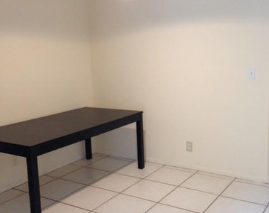 4100 N 58th Avenue - Photo Thumbnail 9