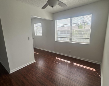 195 Windsor I - Photo Thumbnail 7