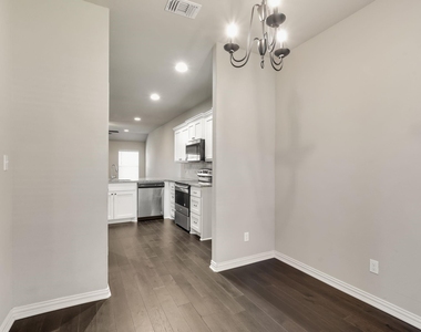 3608 Brookstone Drive - Photo Thumbnail 7